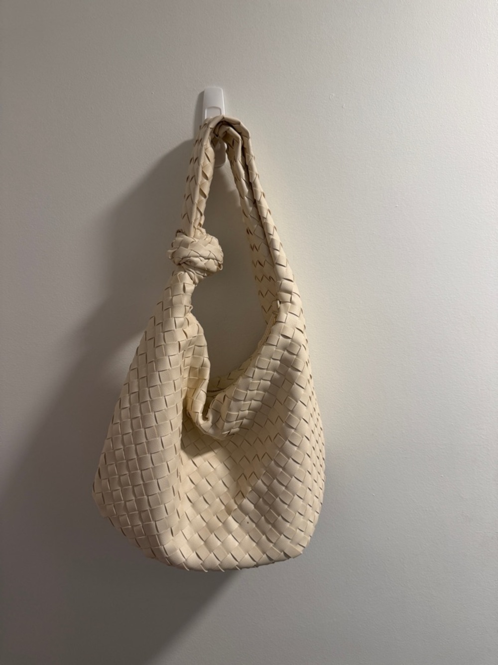 Urban Expressions Cream Woven Knot-Handle Hobo